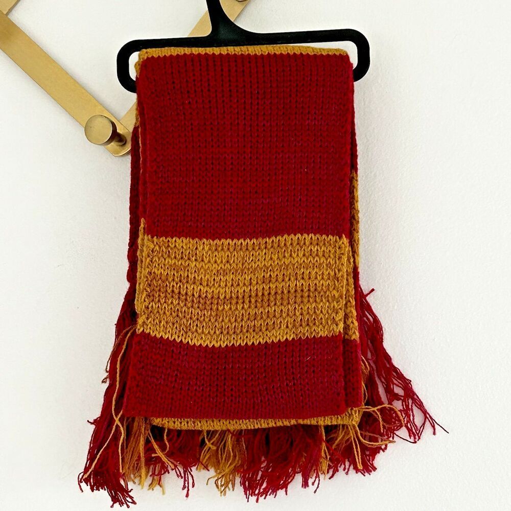 New Harry Potter Gryffindor Scarf Knit Red Yellow Heathered Stripe Fringe nwt - Picture 4 of 4